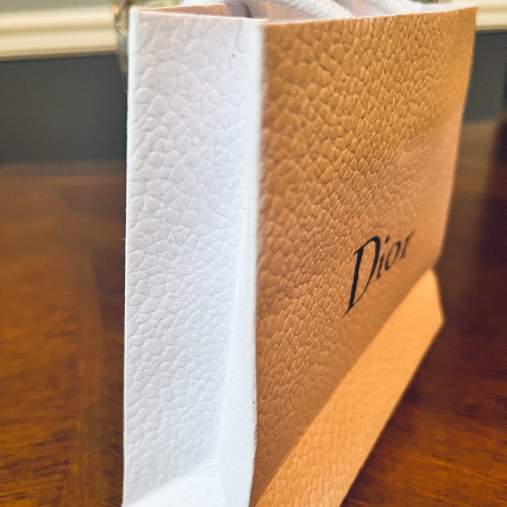 Dior Authentic Gift Bundle of Silver Holographic 2 of Hearts Card & Dior Giftbag - Picture 11 of 13